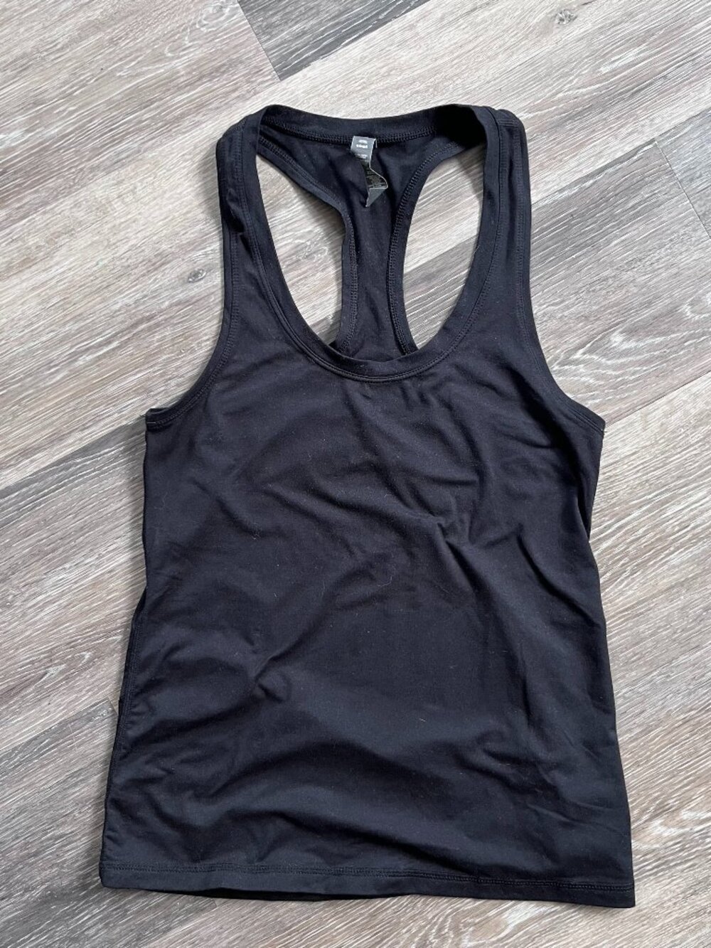 Vuori Lux Tank in Black - Picture 3 of 5